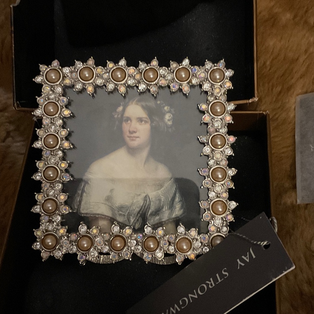 NEW IN BOX JAY STRONGWATER PEARL CRYSTAL FRAME STUNNING